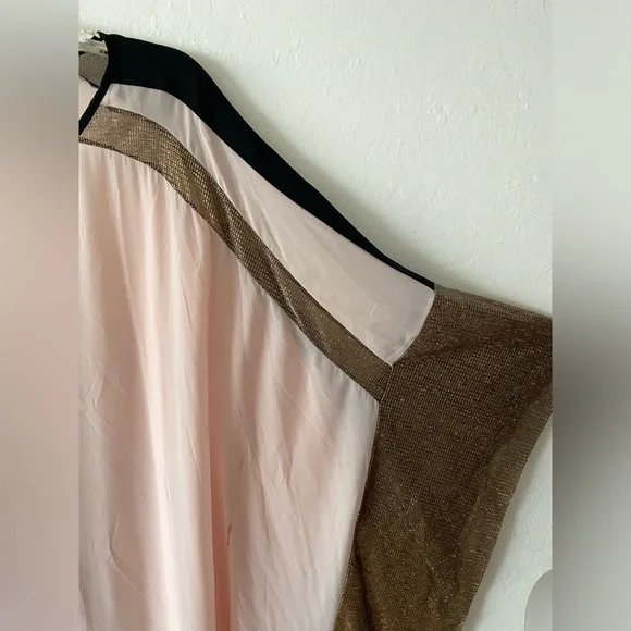 Luxury Pink and Gold Women's abaya kuftan dress - Picture 3 of 5